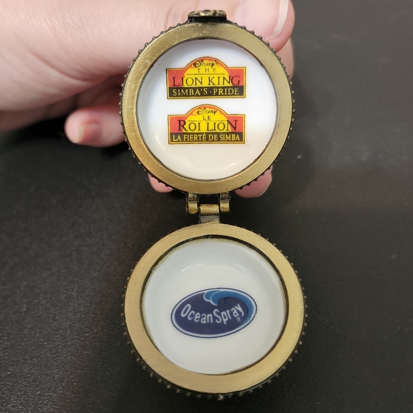 LION KING 2 x OCEAN SPRAY Vintage Kiara Holding Butterfly Hand Painted Trinket - Picture 5 of 5